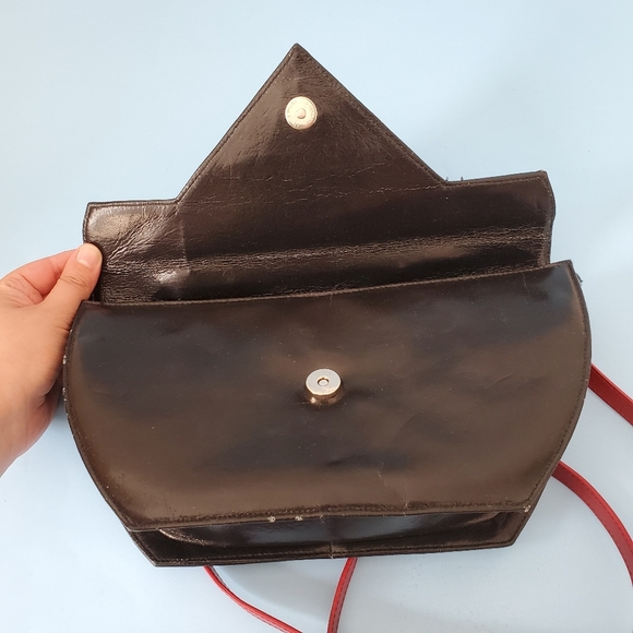 Vintage black purse with mirror and wire handle - Picture 5 of 13